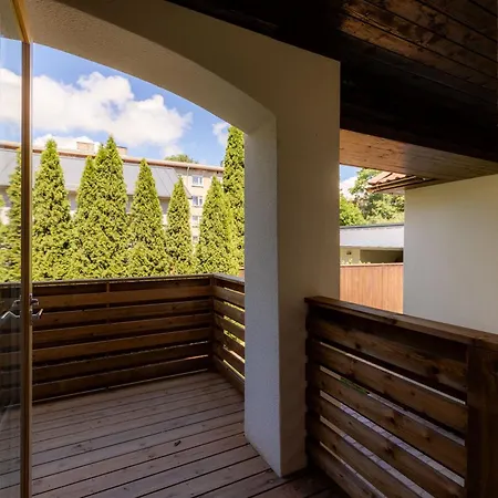 Apartament Komandandi Center